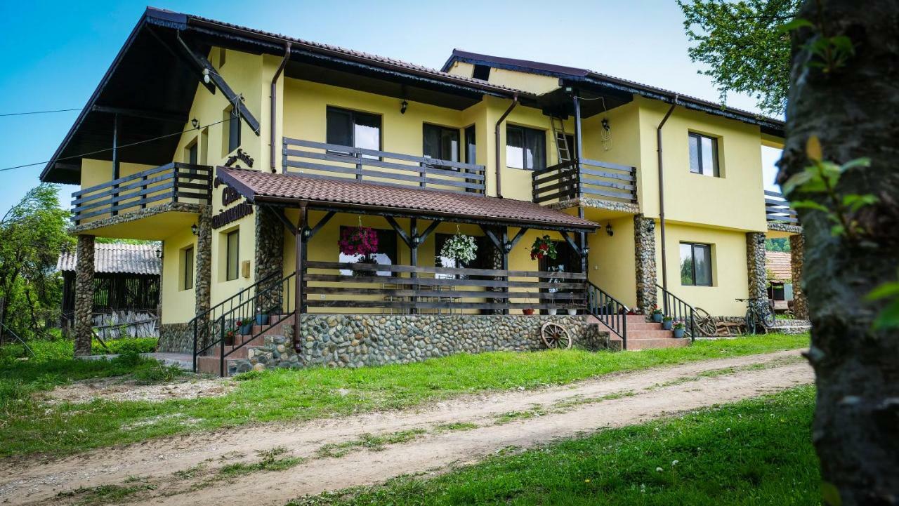 Pensiunea Gradinarilor Cu Ciubar Si Statie De Incarcare Electrica Auto Comanesti  Exterior foto